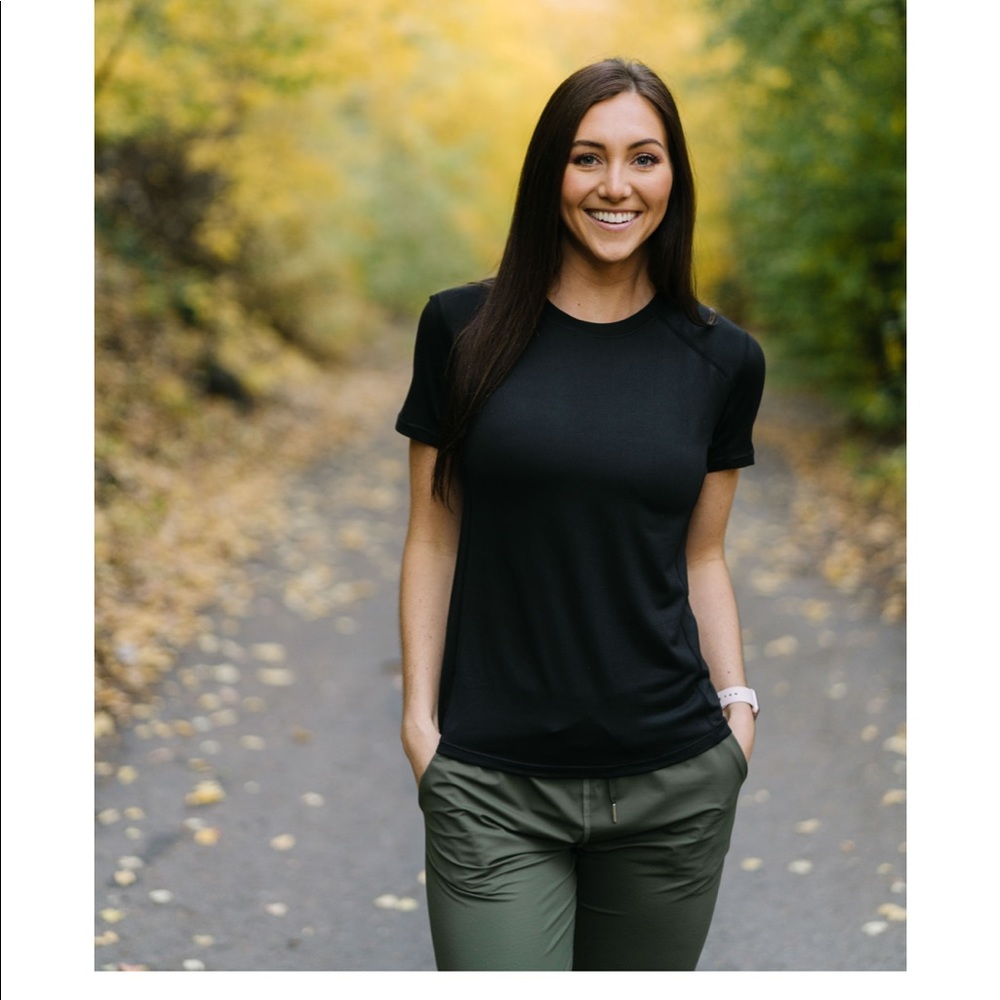 Black Zyia cloud tee